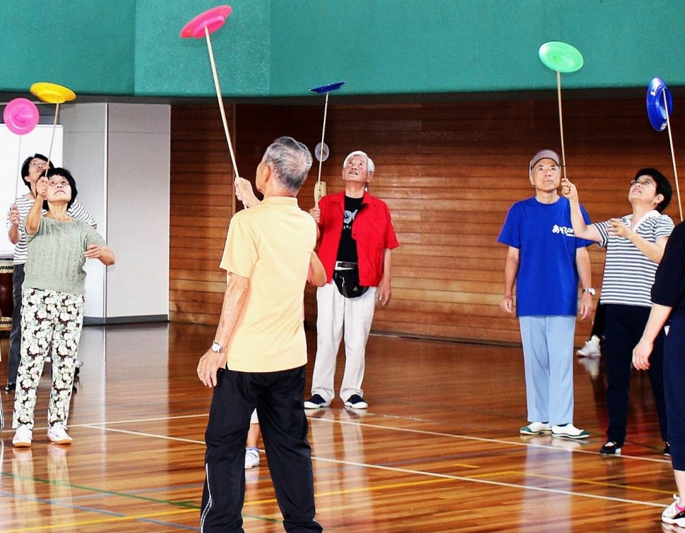 ニュースポーツ皿回し