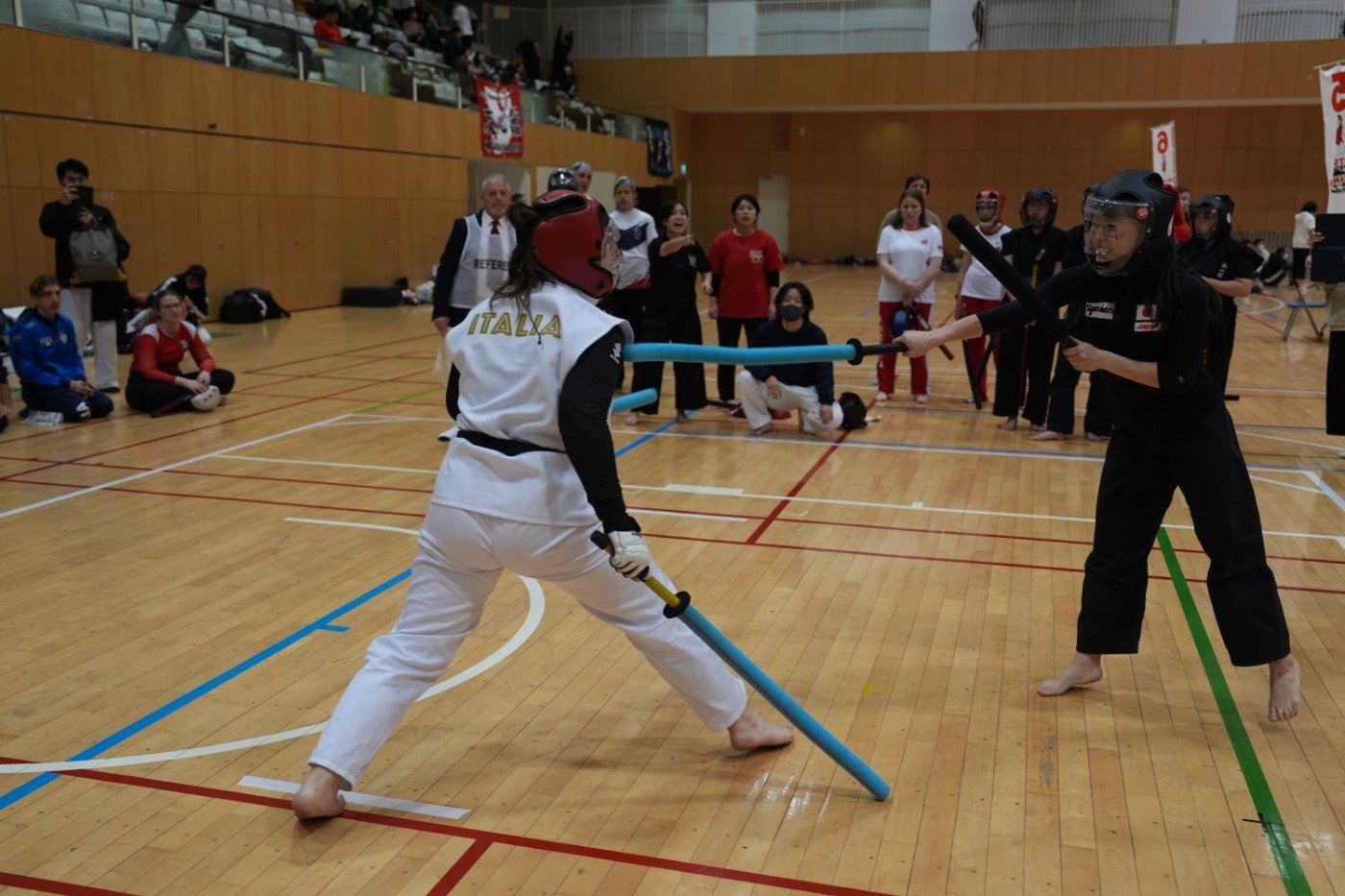 スポーツチャンバラの競技の様子