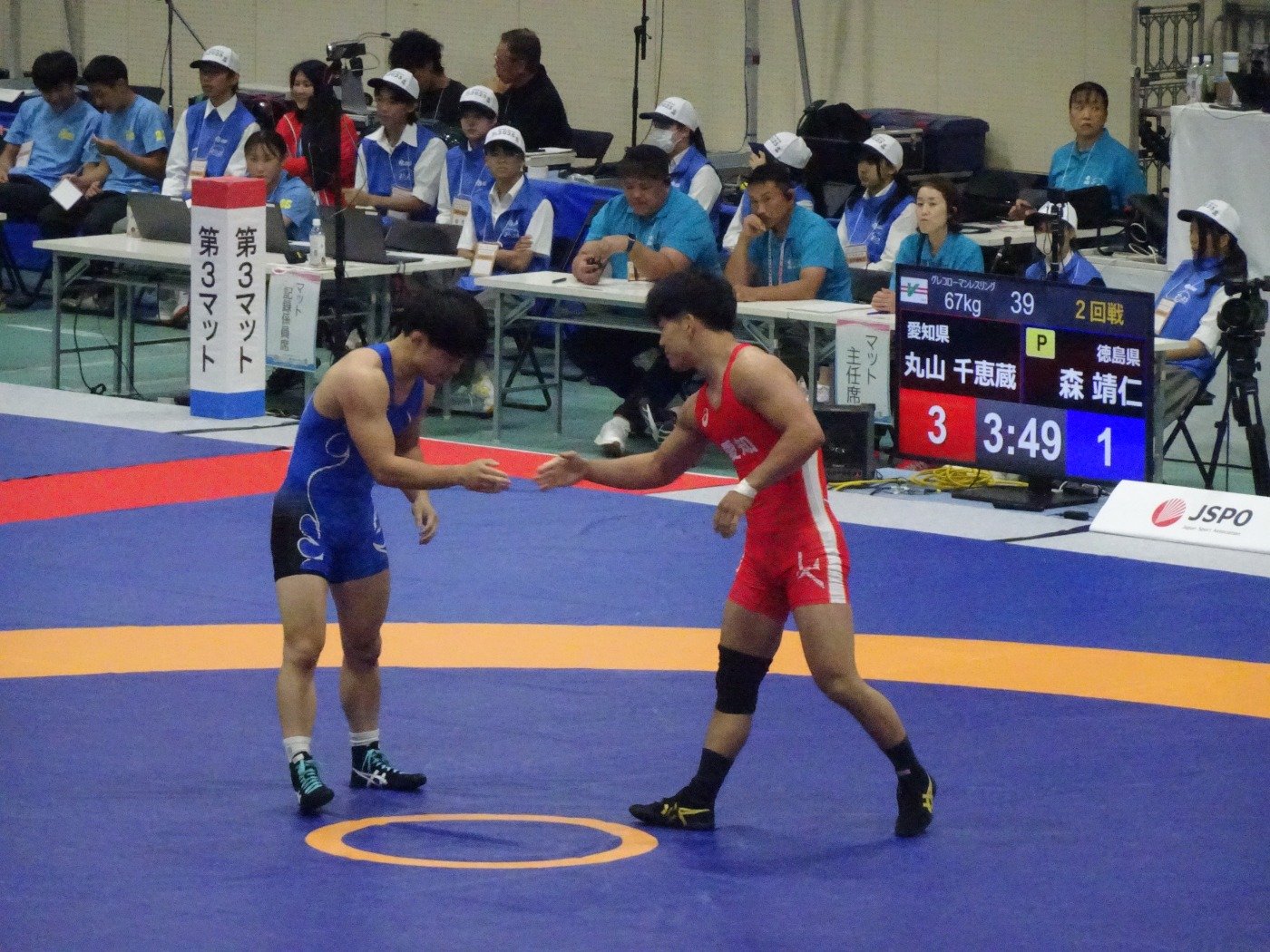 レスリング成年男子の様子①