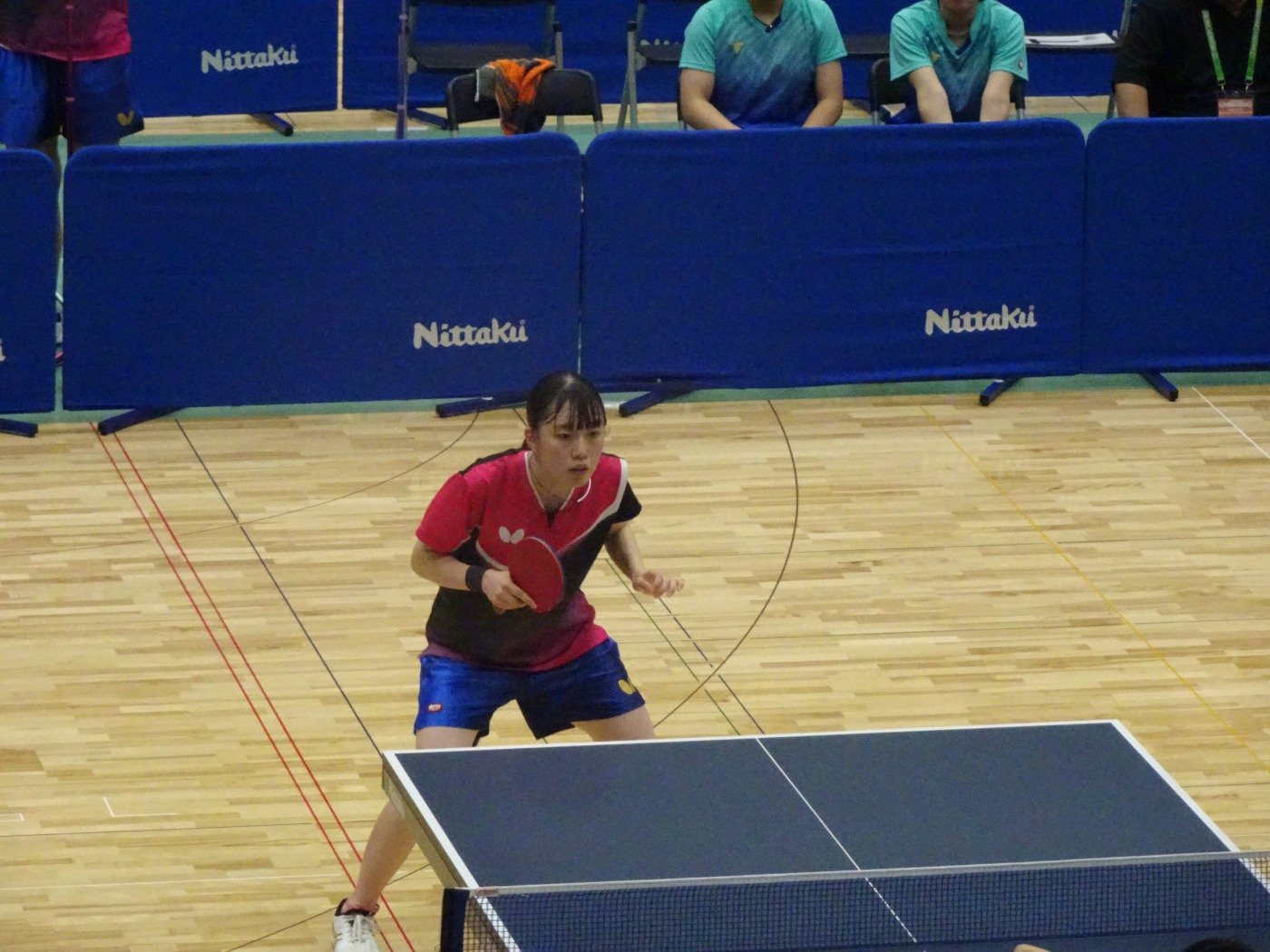 卓球少年女子の様子①