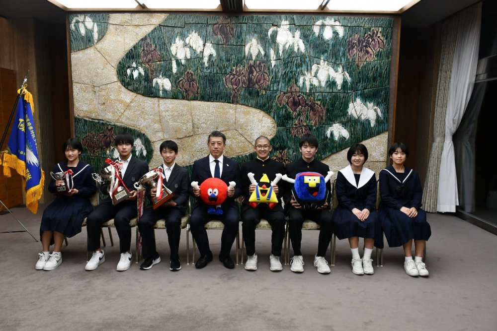 愛知県選抜チームの監督と選手