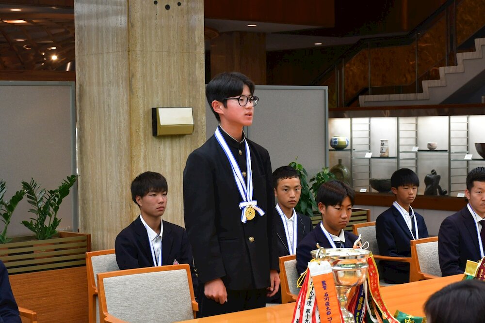 結果を報告する丹羽選手