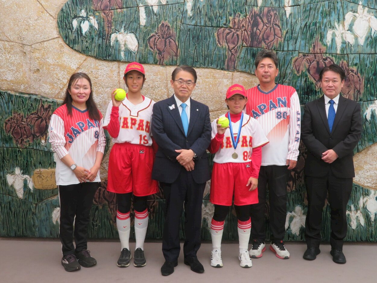 知事、、関係者の皆様の集合写真