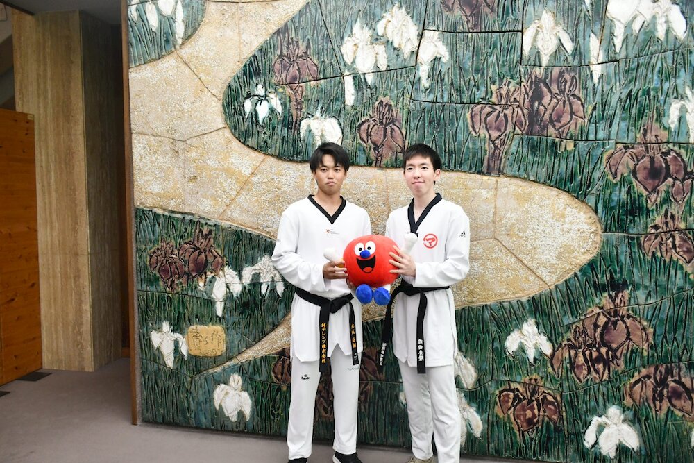 アジア競技大会に出場する前田選手（右）と岩城選手（左）