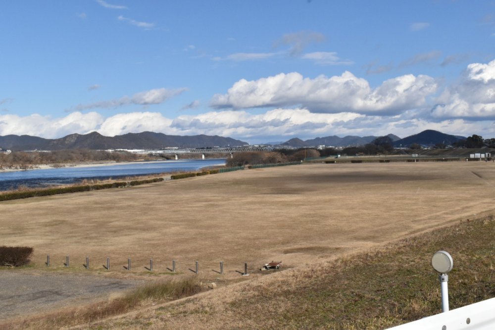 江南緑地公園（草井）芝生広場サッカー場