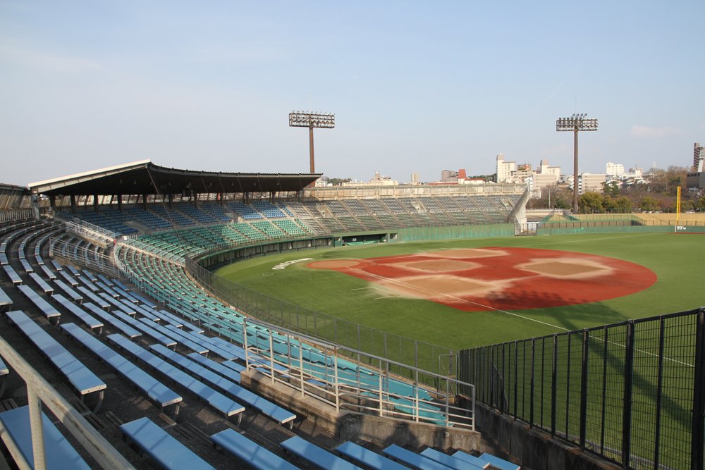 野球場内野スタンド