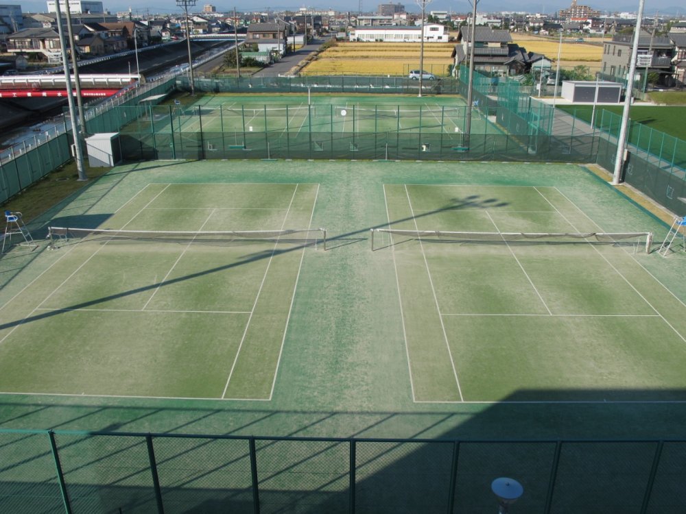 尾西運動場テニスコート全景