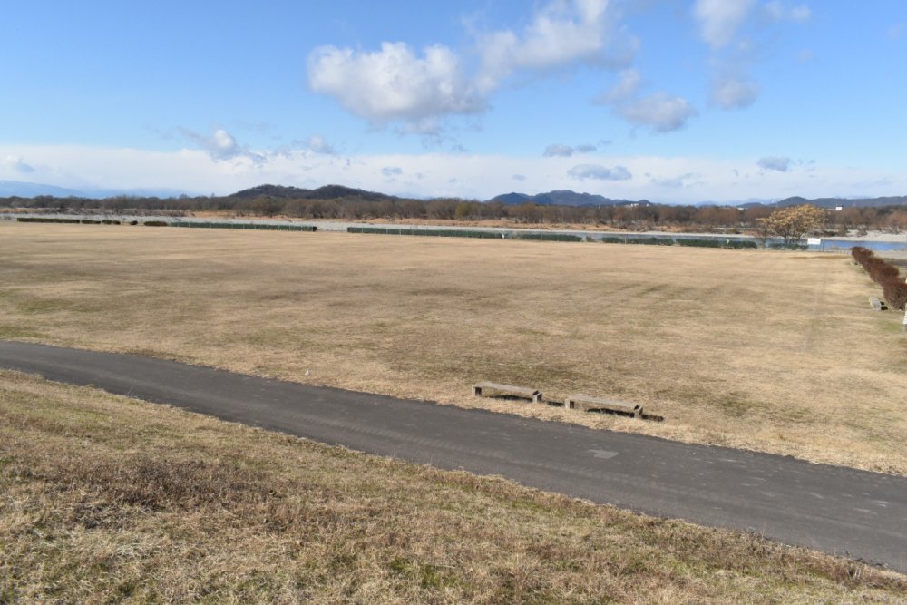 江南緑地公園（草井）芝生広場