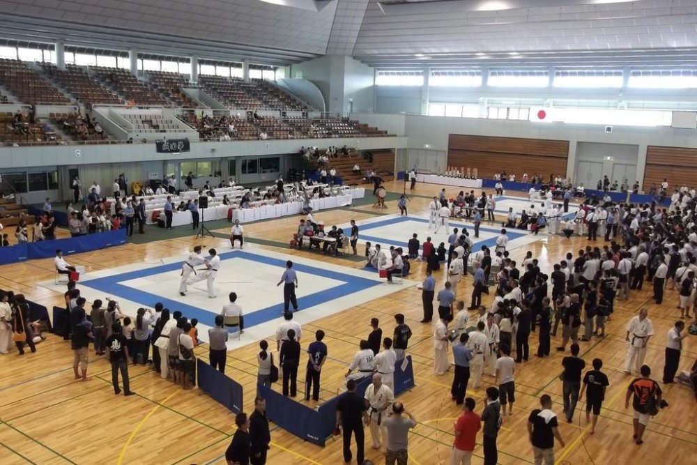 体育館　空手道大会