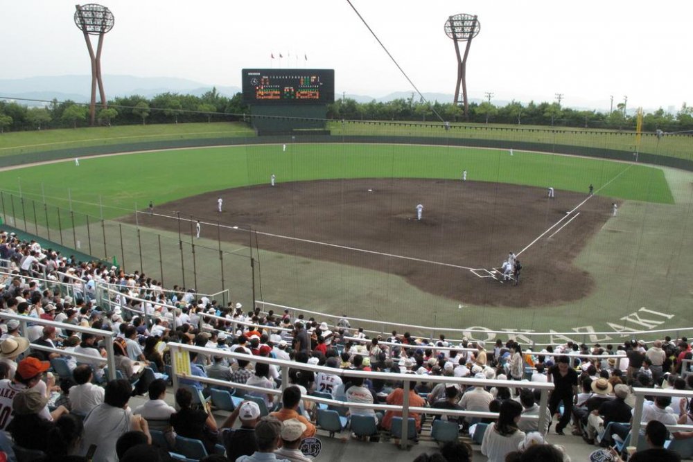 野球場　大会風景