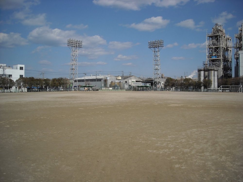 境公園運動場