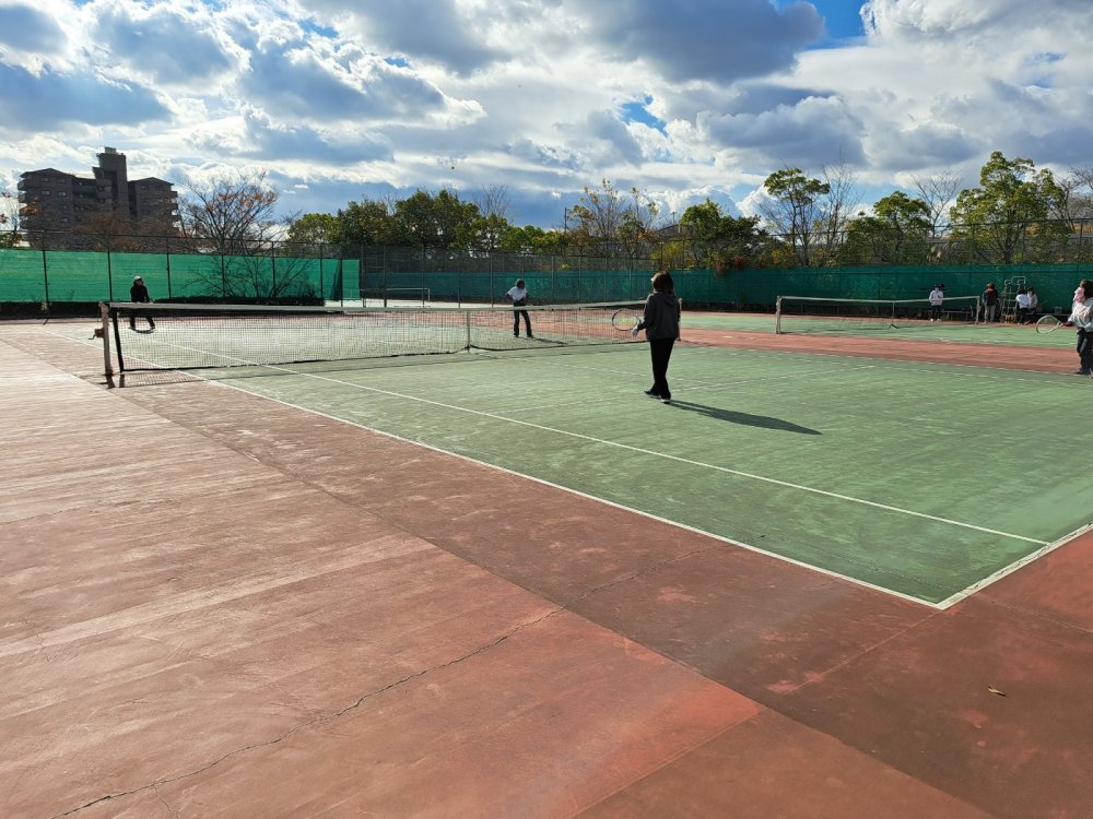 香久山テニスコート