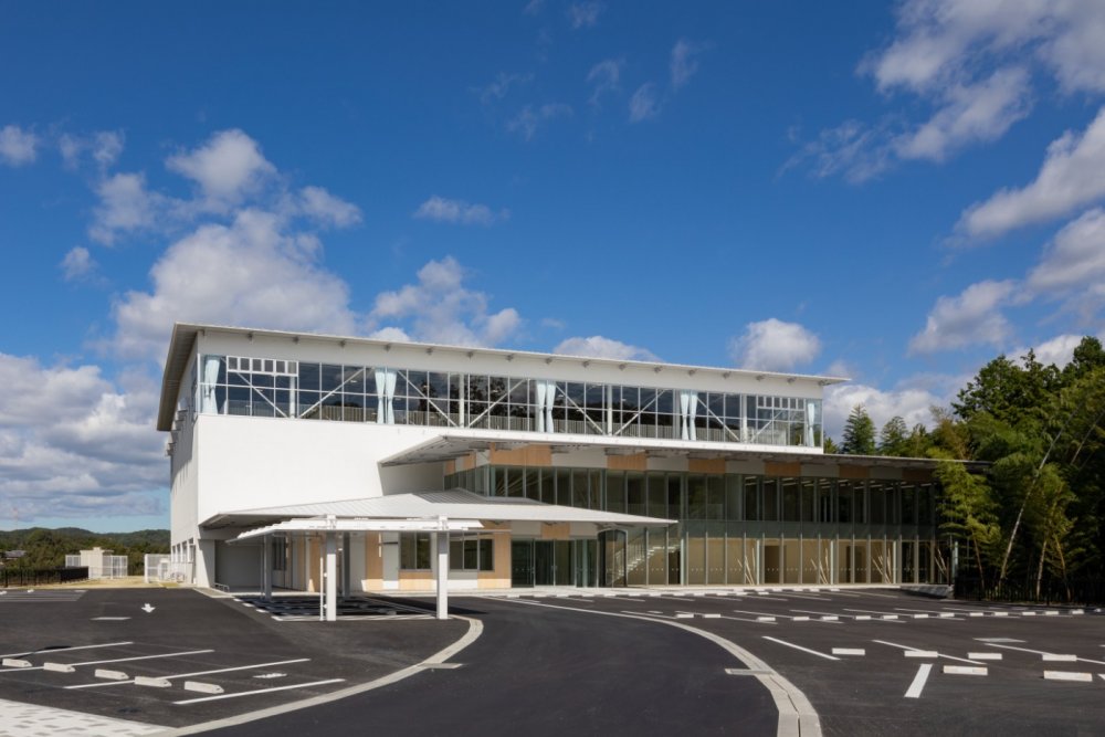 松平体育館の外観写真